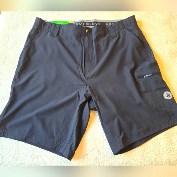 NWT Body Glove Men's Black Hybrid Cargo Shorts - Picture 1 of 3